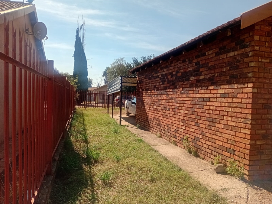 3 Bedroom Property for Sale in Mmabatho Unit 13 North West